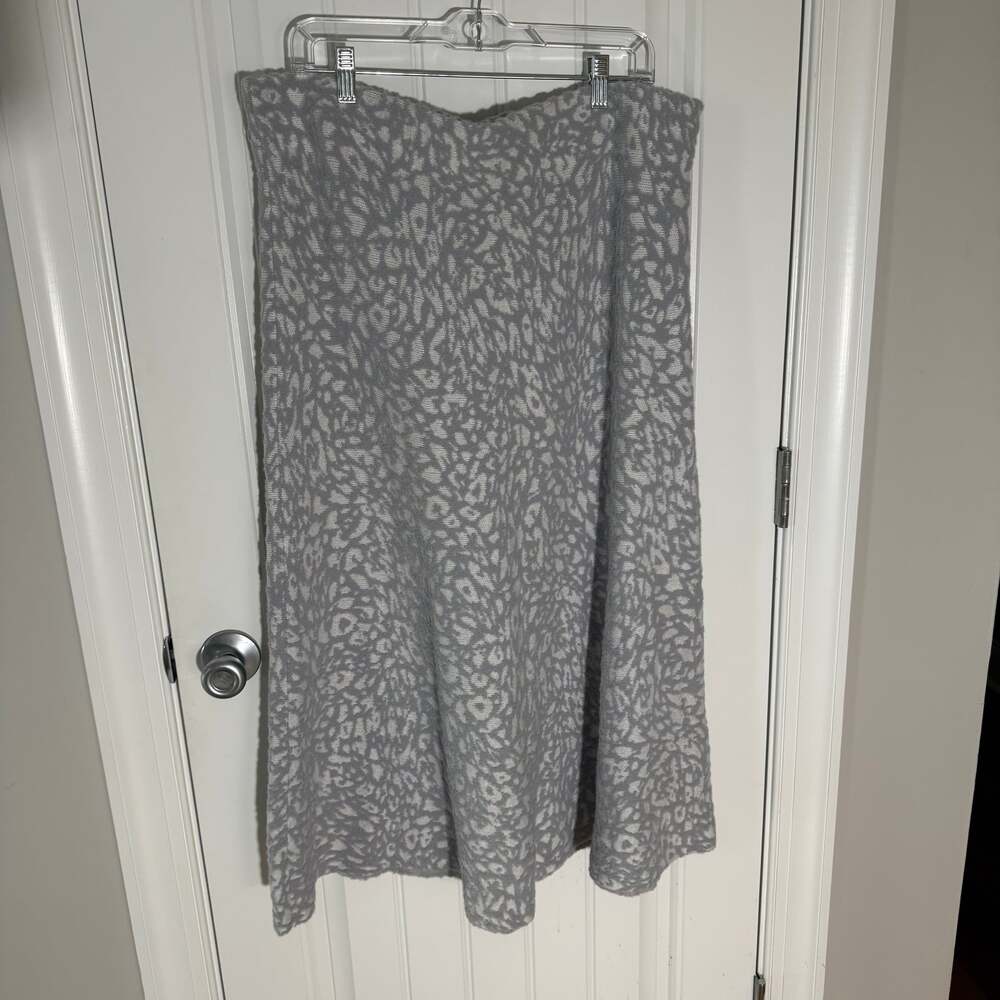 Ann Taylor Soft Grey Leopard Jacquard Midi Sweater Skirt Womens Size Small